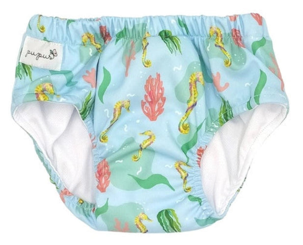 Maillot de bain lavable bébé motif hippocampes bleu - couche de bain réutilisable Presque Grand